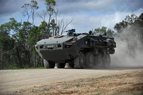 摩天大楼钢铁怪兽,摩天大厦狂暴巨兽视频