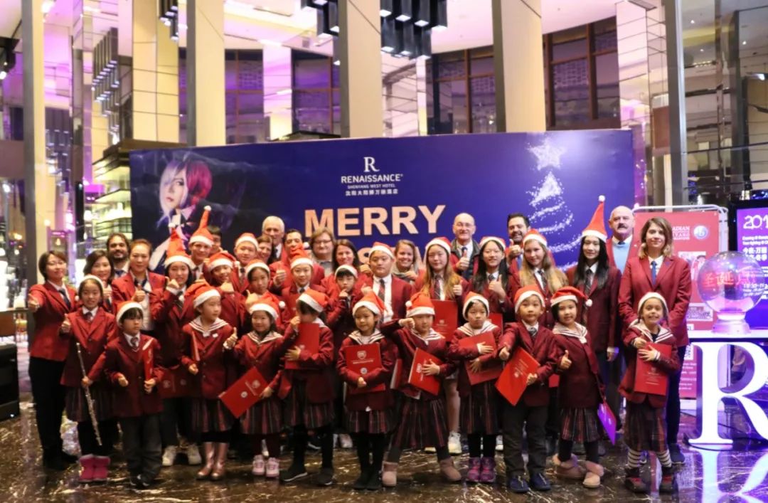 CISS部分师生参加太阳狮万丽酒店圣诞点灯活动