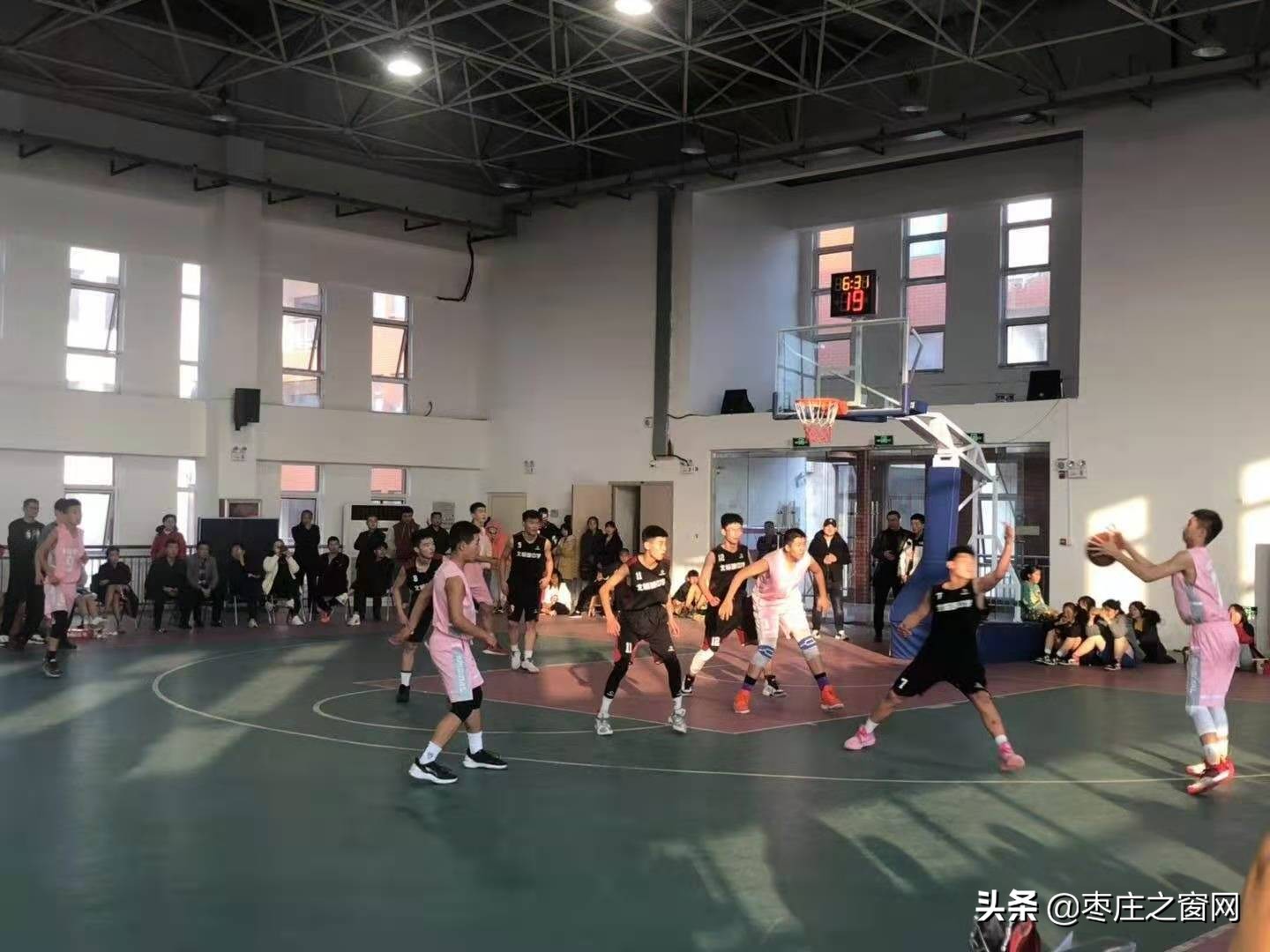 薛城舜耕中学篮球赛,青春无畏迎篮而上篮球比赛