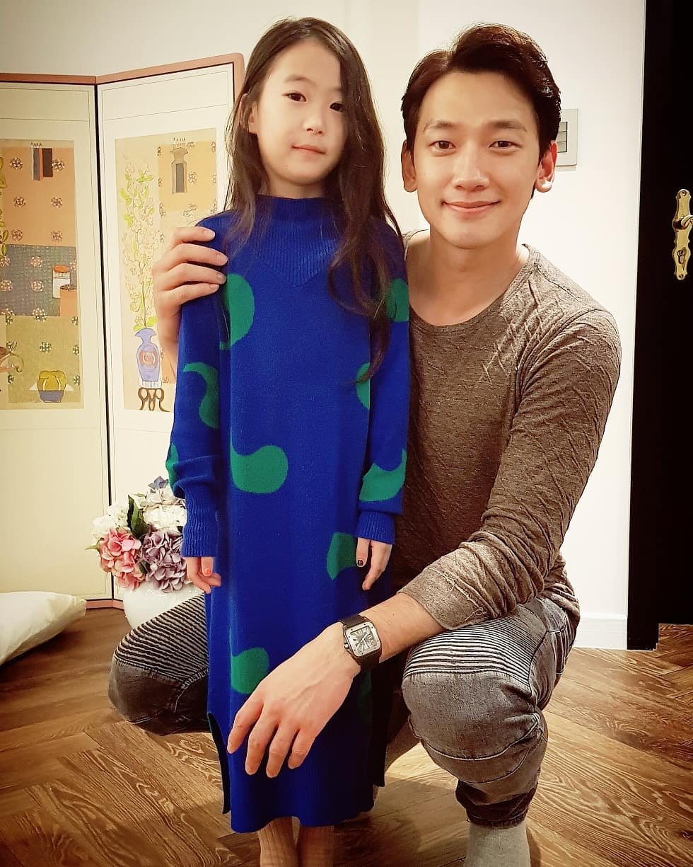 金泰熙的女儿rain,金泰熙女儿近期照片