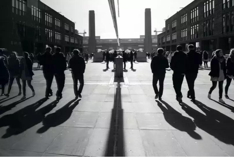 街拍摄影需要什么设备,街拍摄影用什么镜头