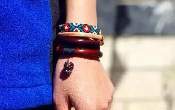 随便砍竹子做金箍棒,随便捡一节树枝雕刻木剑