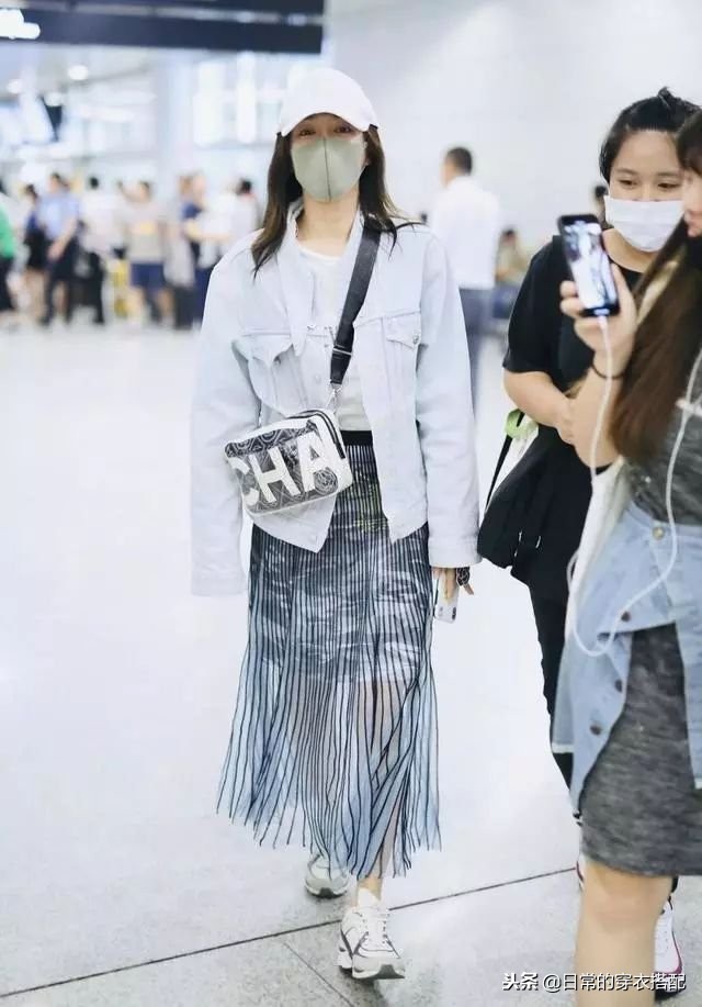 来看机场女王杨幂穿搭,杨幂穿搭机场秀