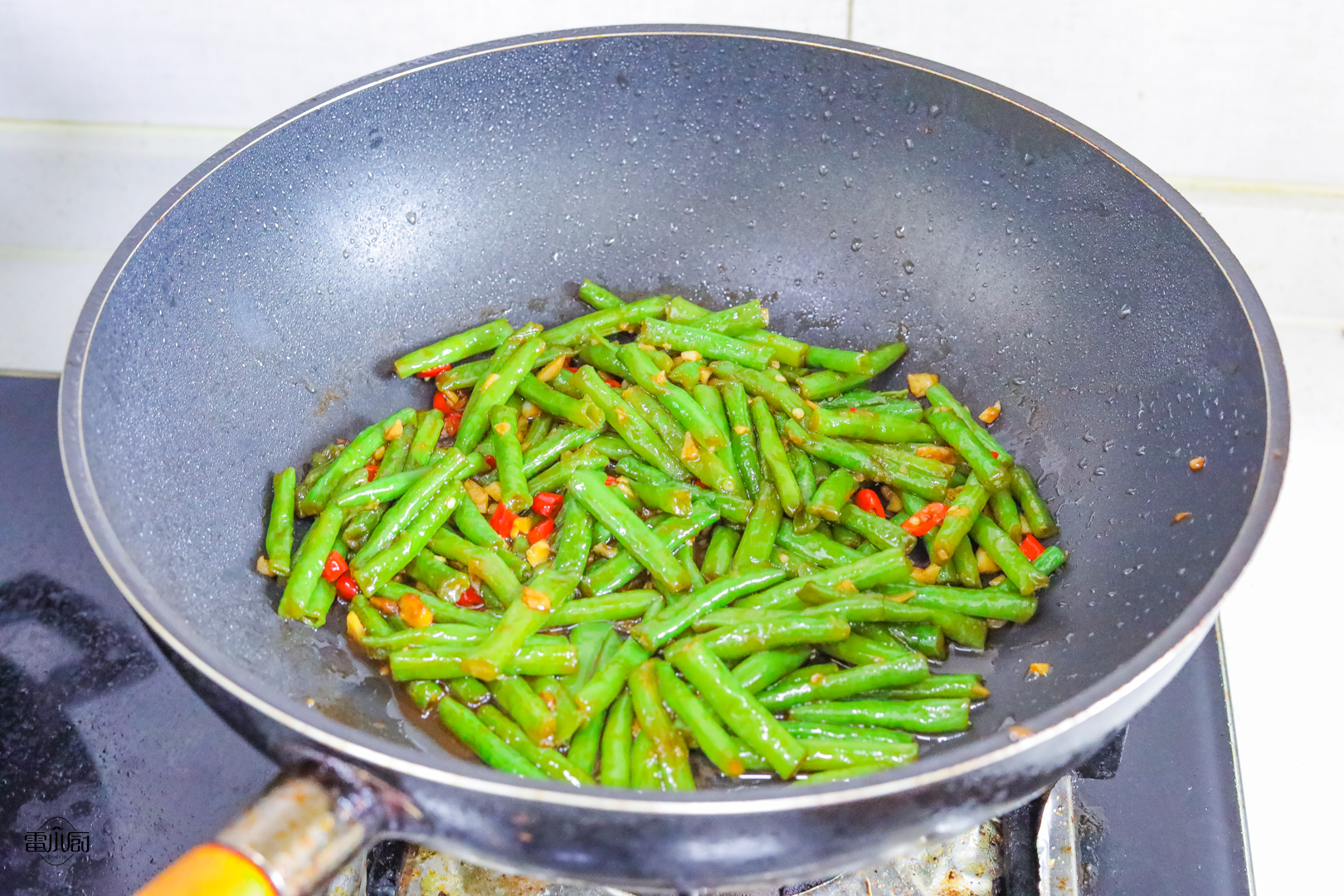 长豆角怎么做好吃下饭,长豆角怎样做最下饭