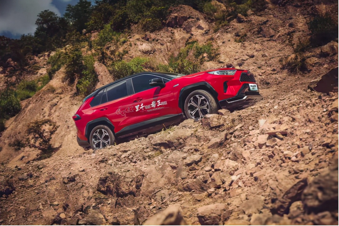 18年丰田卡罗拉双擎混动1.8怎么样,丰田双擎混动最新款