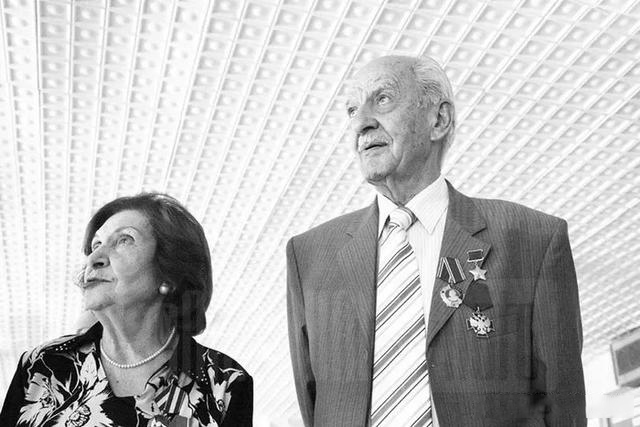 谍报伉俪：3次婚礼却不敢生育，40年谍战生涯，晚年才公开