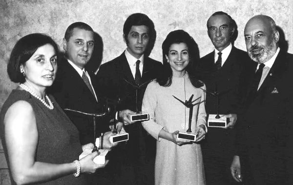 林允菲拉格慕全球品牌代言人,林允代言的香水