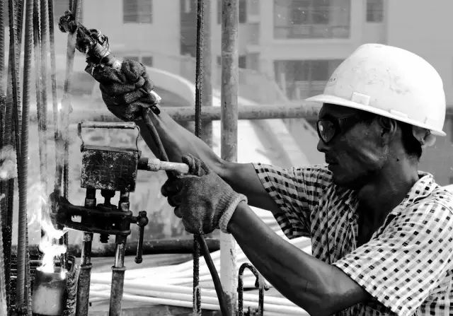 施工工地的个人见闻和感受,施工日记一本有几页