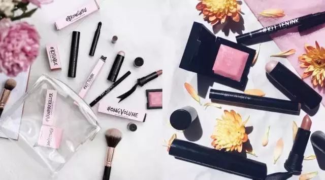 现在流行的美妆,现在比较流行哪些美妆产品