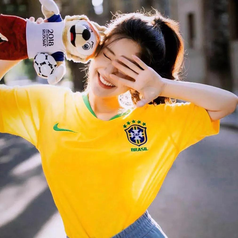 【足球头像】超美女生足球头像！