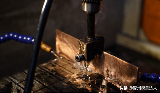 如何在注塑模具中合理设置排气槽,模具排气槽怎么开