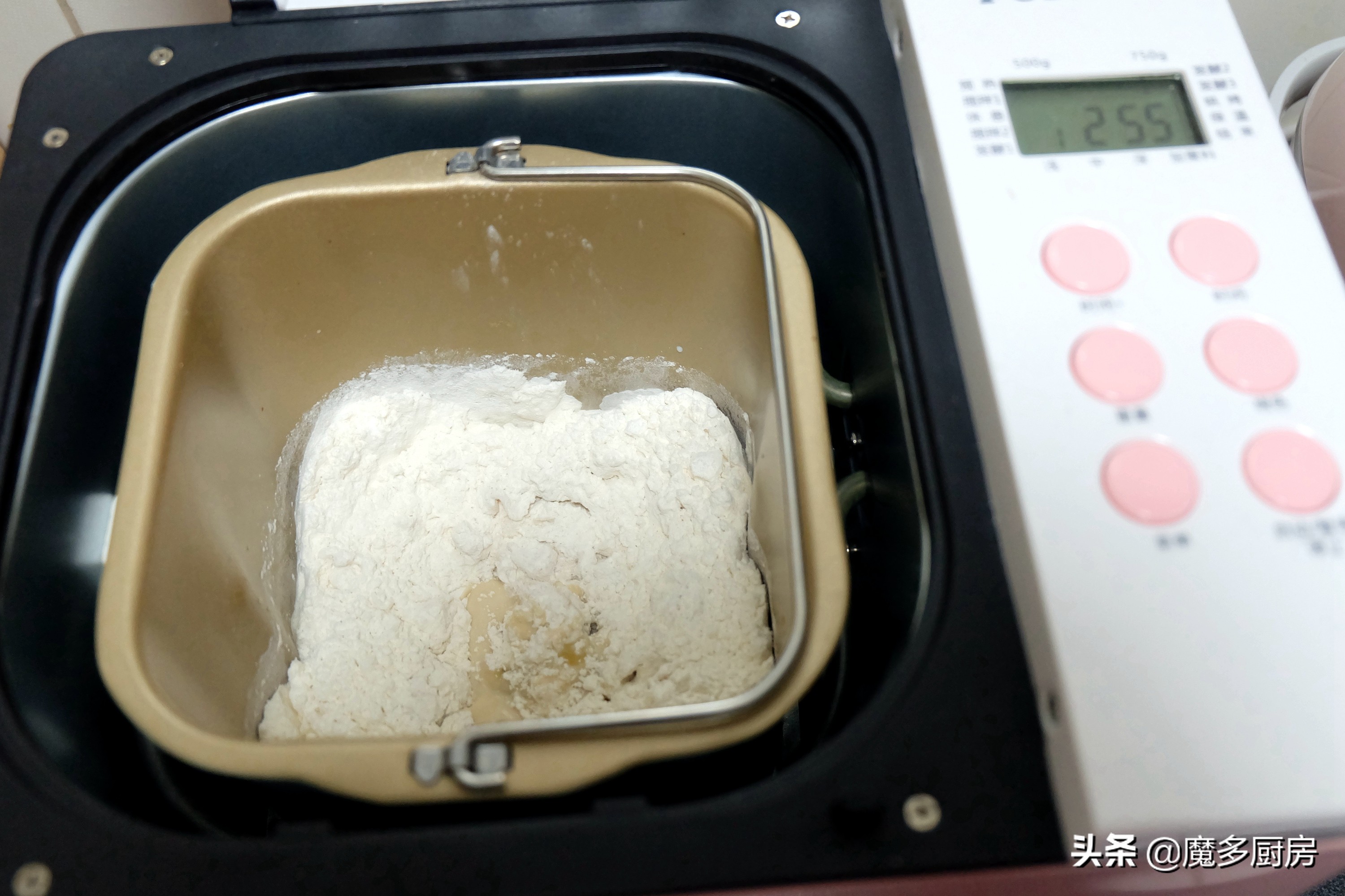 做面包只要一台面包机,多图详解面包制作,低糖无油配方真不错