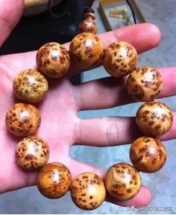 崖柏什么纹理是最好的,太行崖柏黑油手串纹理