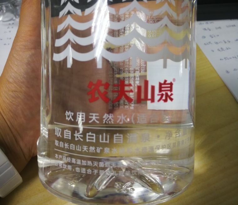 矿泉水哪个牌子水质最好测评,39元矿泉水测评