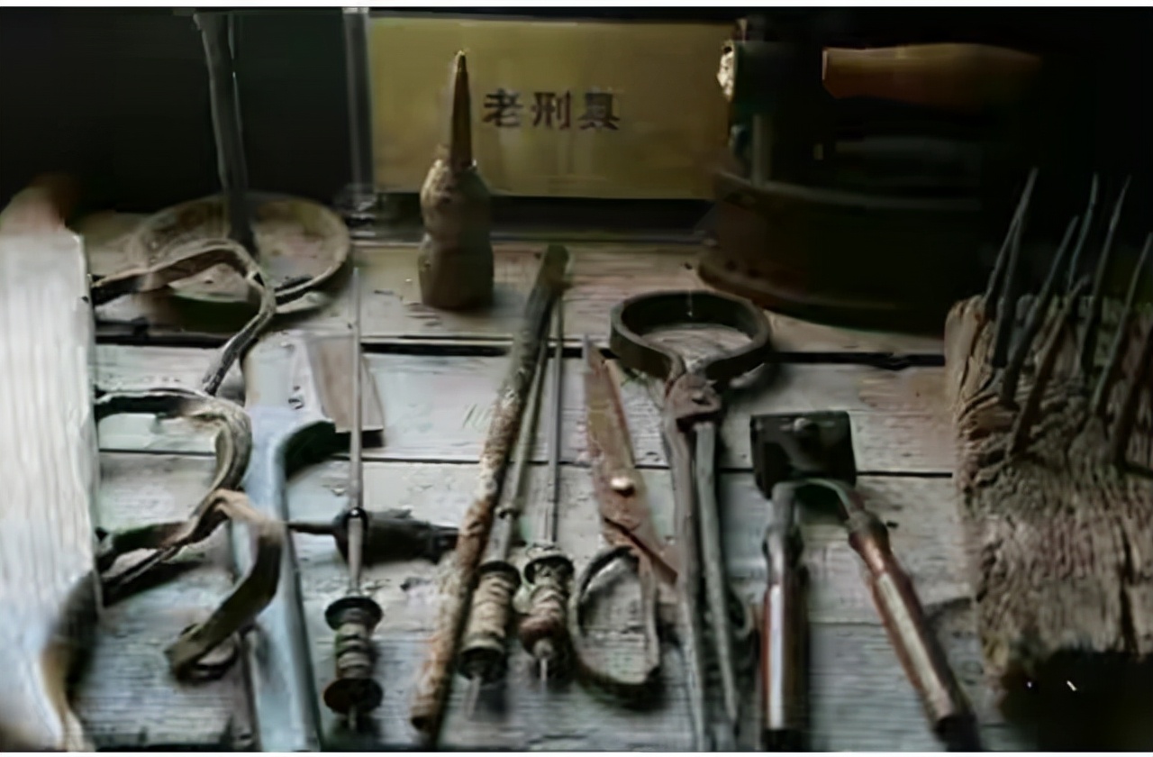 日军泯灭人性的酷刑：铁丝穿*体下**、穿火背心、口吞火炭，变态至极