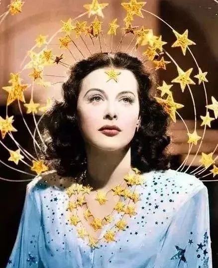 她是电影界全裸第一人，玩转好莱坞投身科学界，被称为手机之母