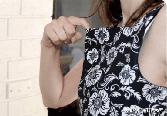 夏天穿吊带裙领口不服帖怎么办,裙子有果冻胶条领口不服帖怎么办