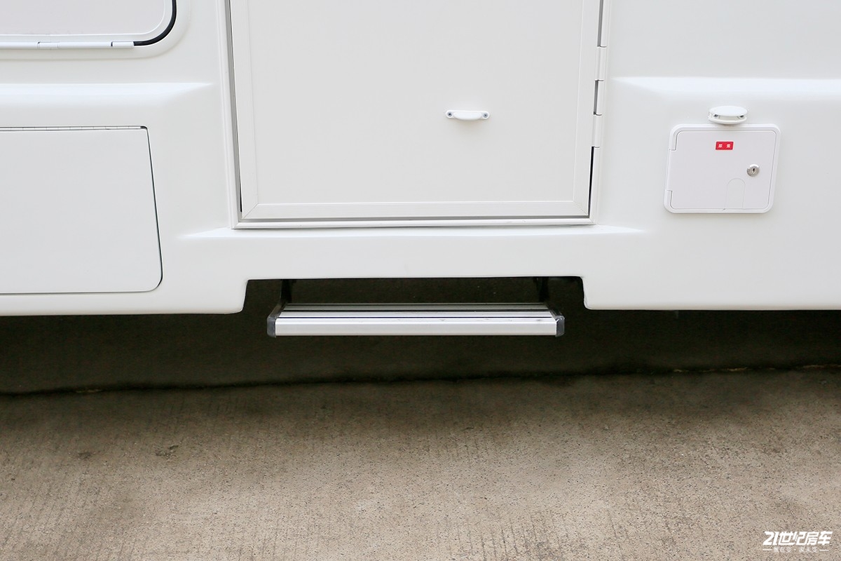 性价比入门房车,新飞国六平头轻卡房车