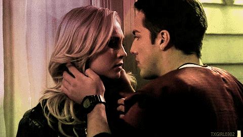 如何进行浪漫的法式接吻,学会拥抱的技巧