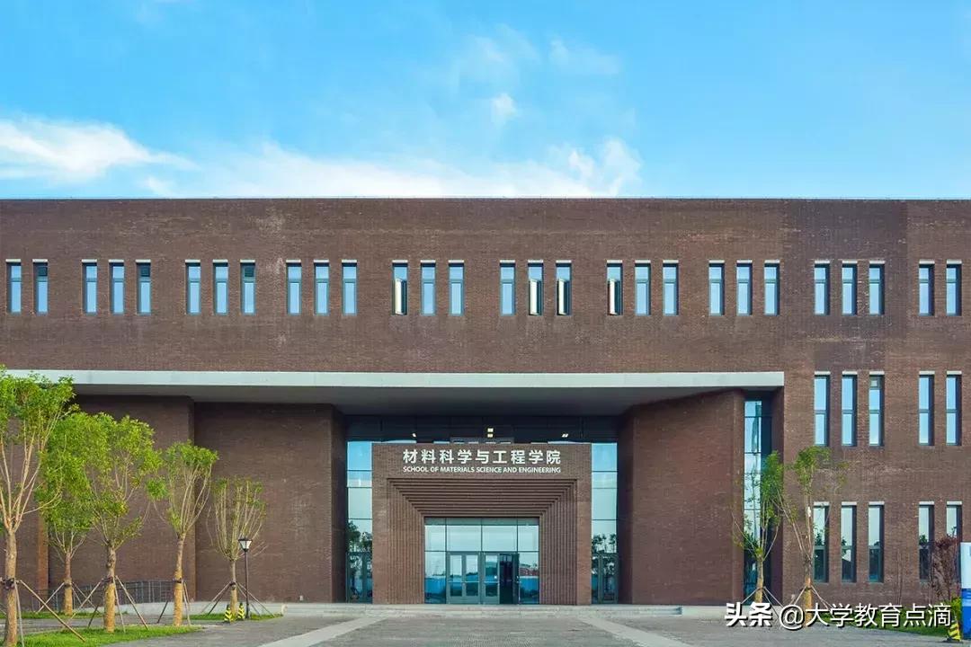 与芯片有关的大学专业,芯片专业和软件专业就业工作对比