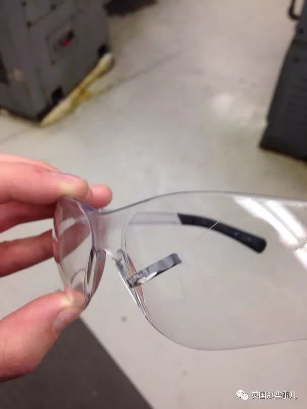 角磨机普通砂轮片爆炸,角磨机砂轮片炸了