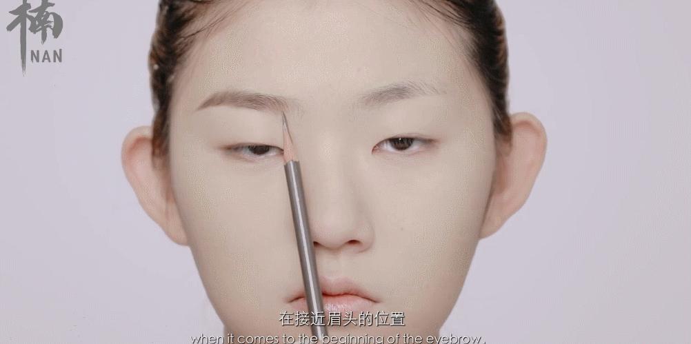 给明星化妆的化妆师的技巧,只有明星知道的化妆小技巧