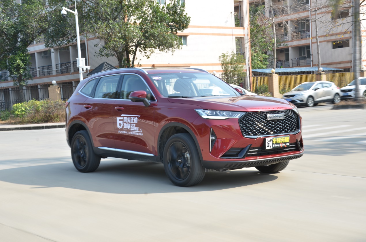 销冠再升级试驾2.0t四驱版哈弗h6,国民神车哈弗h6体验