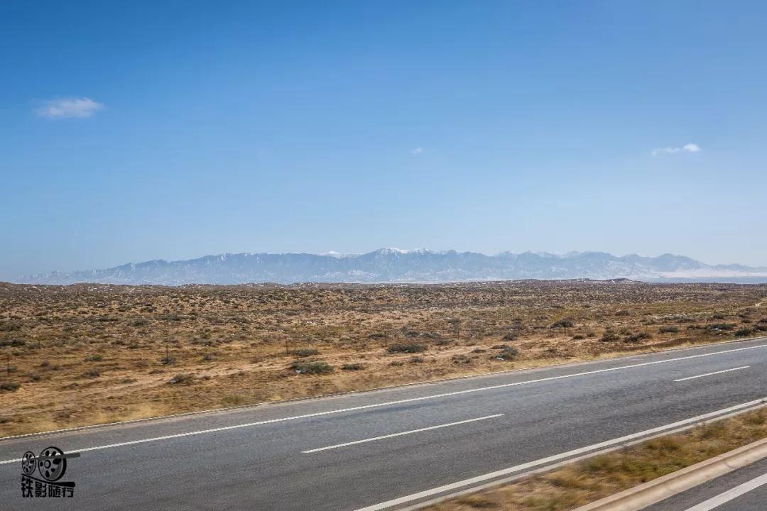 铁影｜穿越沙漠的“混编列车”——吉兰泰铁路运转记