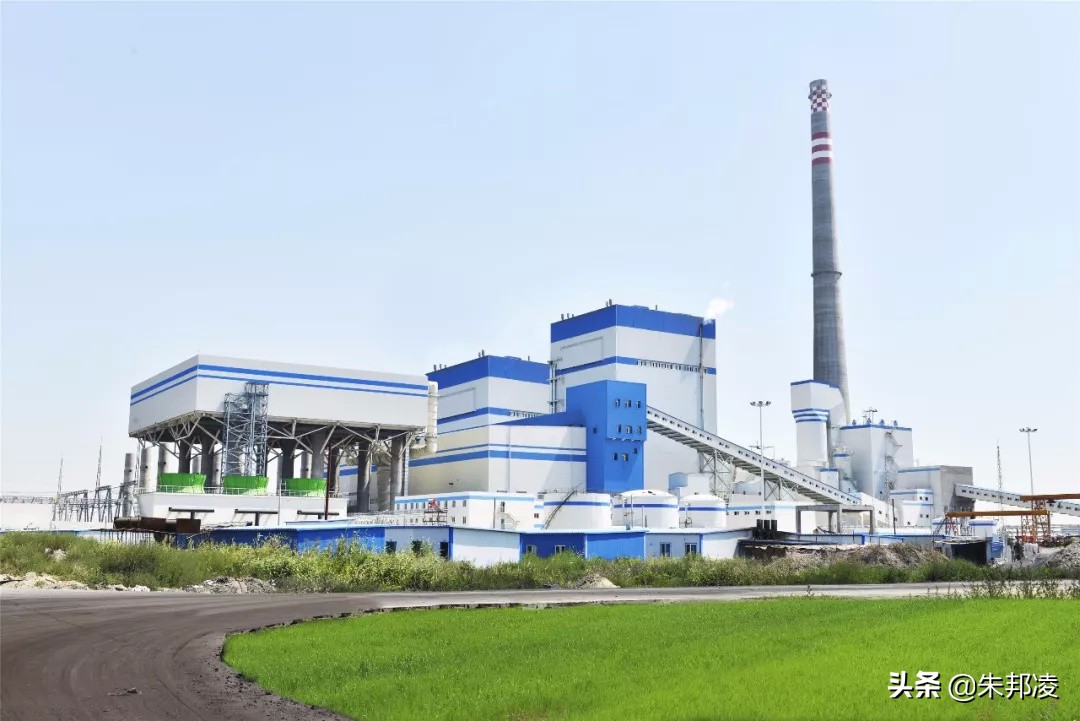 带8位农民编草帽,成身家158亿“草帽大王”!英女王都用他的产品