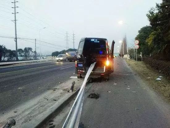 顺丰董事长王卫的管理之道,顺丰总裁王卫维护快递小哥