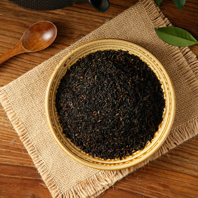 女人就如同一杯高贵淡雅的红茶,红茶就像一个韵味十足的女人文案