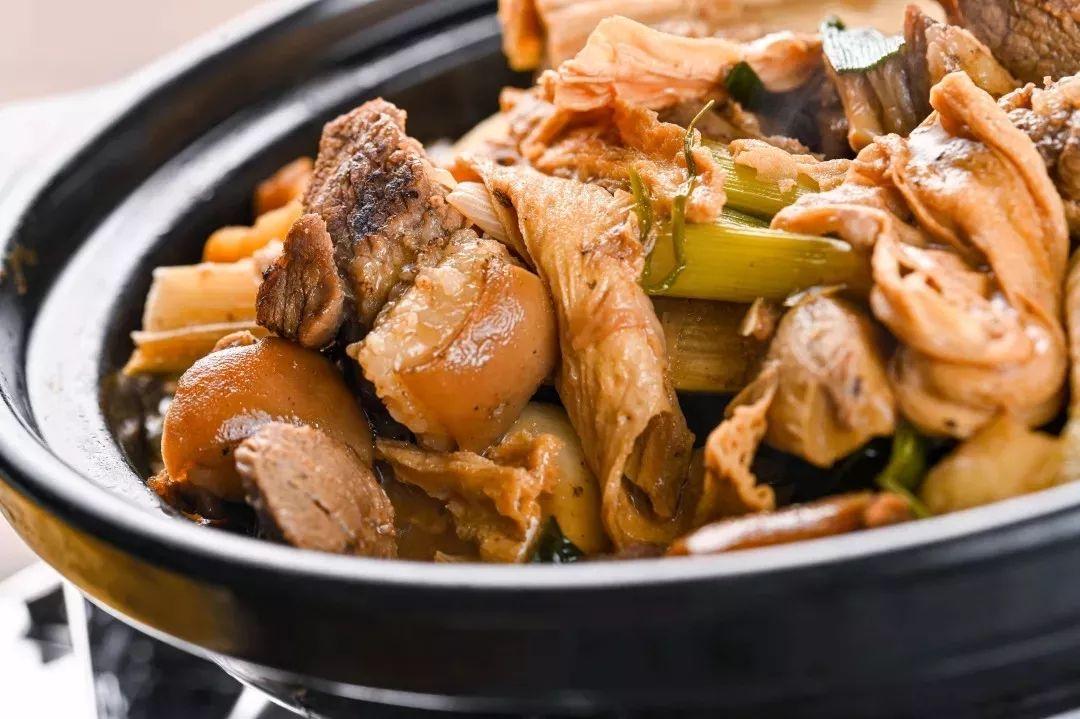 4000m²「平价海鲜」，还藏了个老广早茶，鸡煲、羊肉、虾蟹