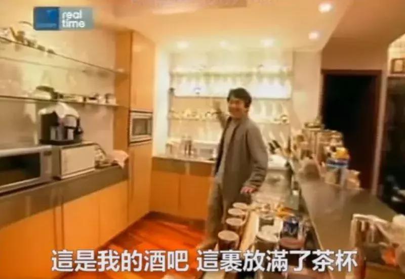 老佛爷的猫继承多少遗产,老佛爷去世了猫继承了多少遗产