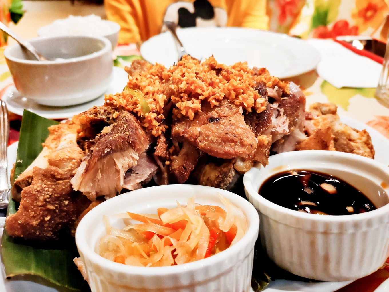 实弹射击or公墓拍大片？| 跟90后小伙儿在马尼拉“玩儿很野”