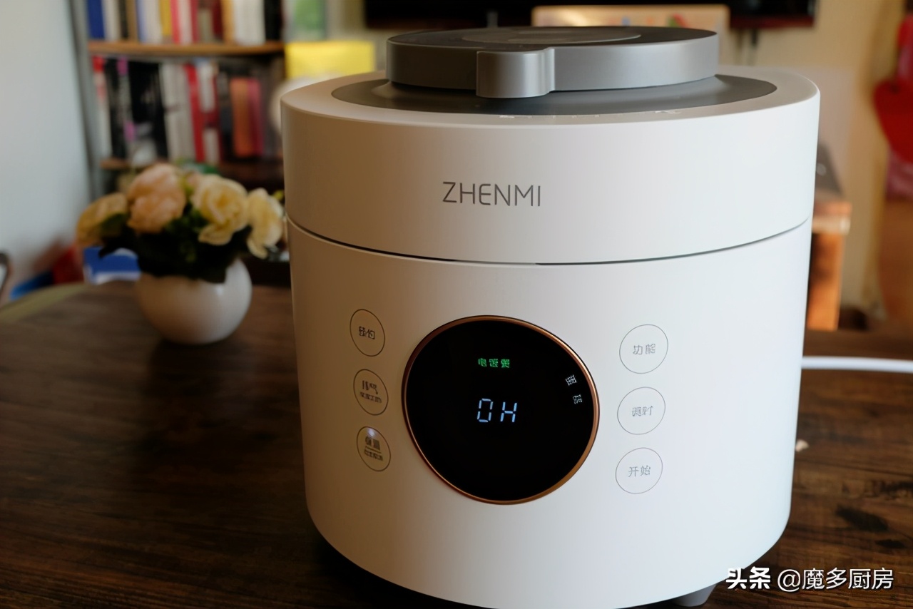 三个鸡蛋做蛋糕一杯面粉够不够,5个鸡蛋用几克蛋糕粉