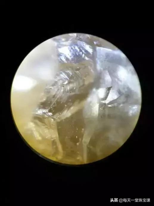 现在买到的钻石都是人造钻石吗,为什么人造钻石比天然钻石品质好