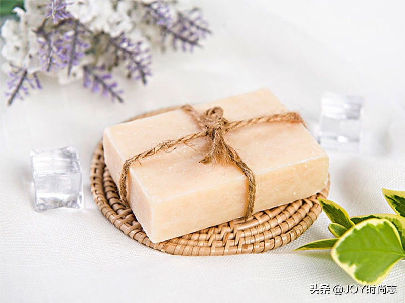 旧鞋子只要用这个方法马上有惊喜,发黄的帆布鞋怎么处理