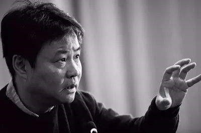 足球就是一切的小说,足球就像一部悬疑小说