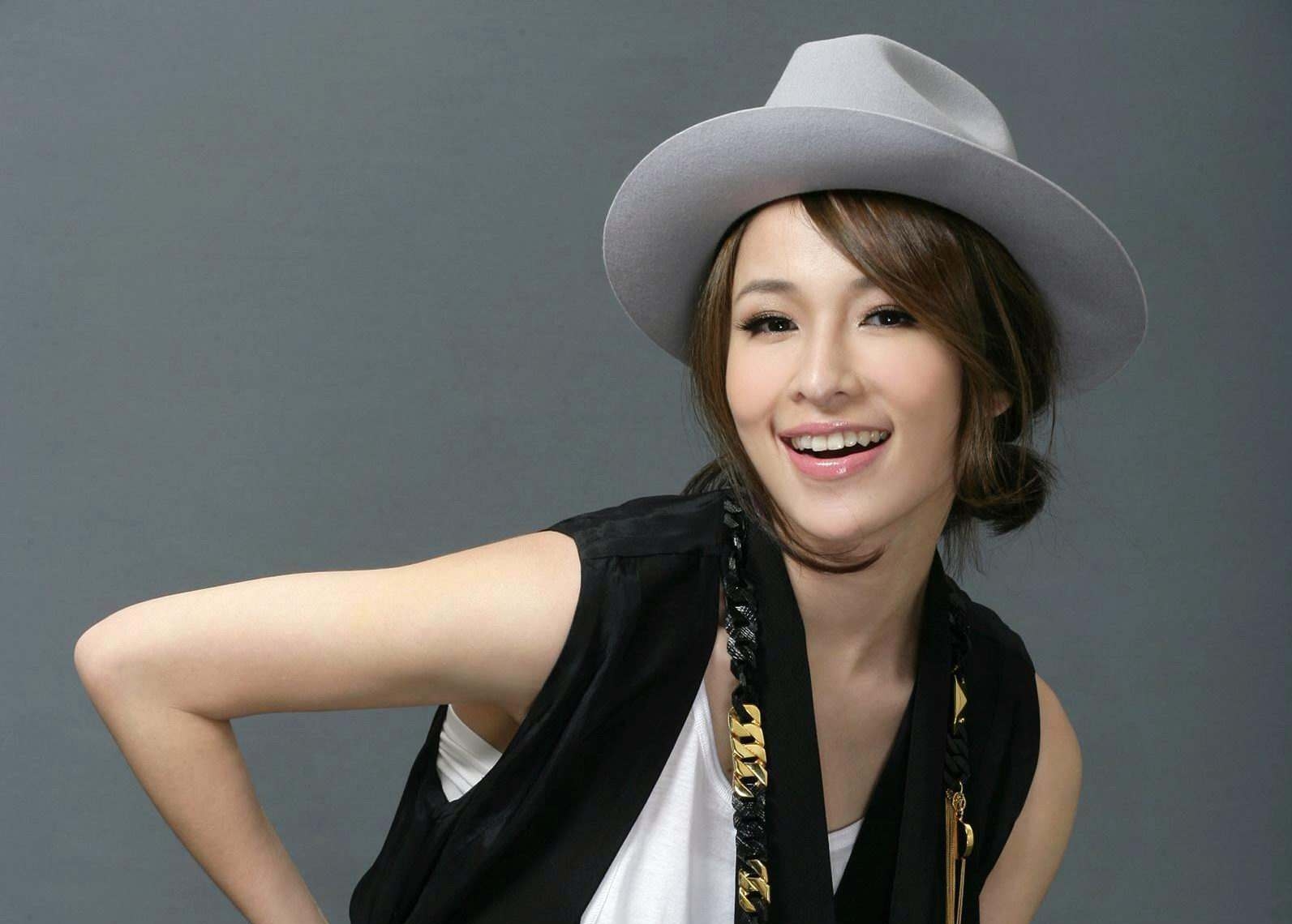 萧亚轩递麦心酸,你感受过萧亚轩的快乐吗