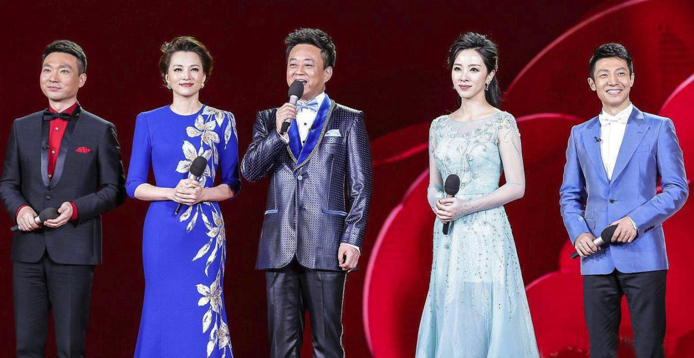 曾是央视国脸，去世11年母亲至今不知，妻子改嫁富商儿子成这样