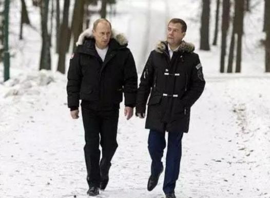 为什么加拿大鹅羽绒服这么贵,国内什么羽绒服能媲美加拿大鹅