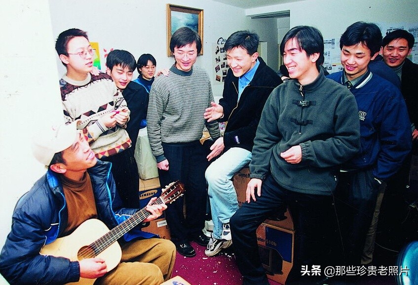 马云早年创业的老照片:记录阿里团队的“青葱”时光