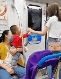 女朋友的爸爸让我二选一，看到网友的神评，哈哈我果断出击了