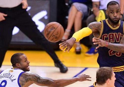 詹姆斯传球技术,丁威迪史诗级传球失误