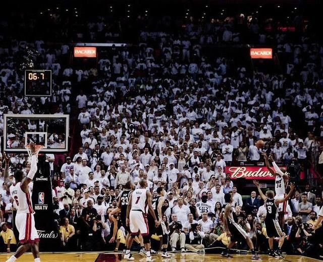 最后时刻领先四分,库里超远三分绝杀科比