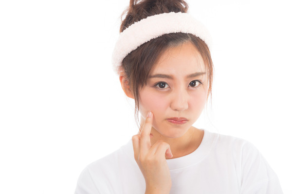 一招搞定闷痘的小妙招,快速去除闷痘的方法