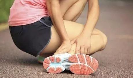 外伤急救常识,对受伤人员急救第一步应该是什么