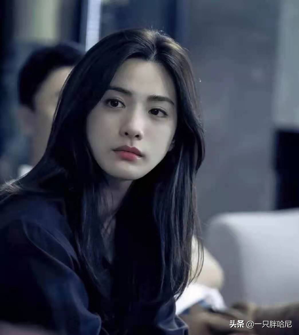 一款减龄且修颜的刘海发型,适合头大女生的发型学生党刘海