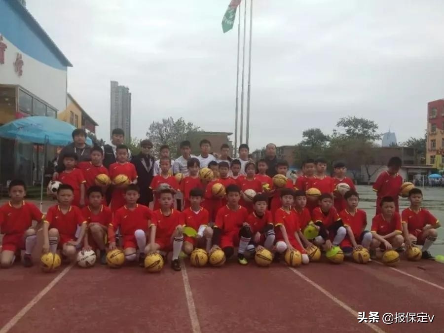 驰骋足球赛场,新市场小学春季足球联赛