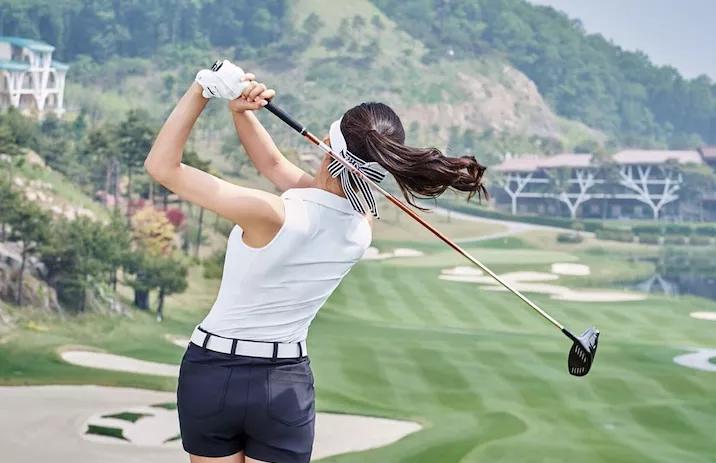 下杆时右手如何发力,下杆重心转移的正确方法